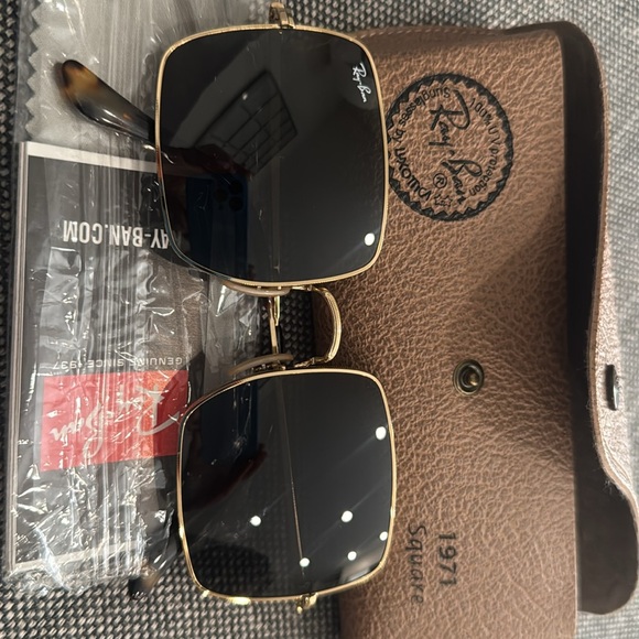 Ray-Ban 1971 Square Classic Sunglasses - Picture 4 of 6